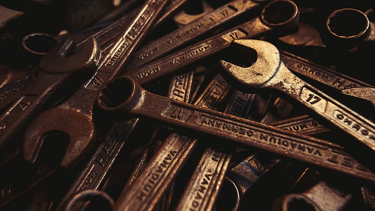 Are NFT flips taxed as trading income for UK artists?